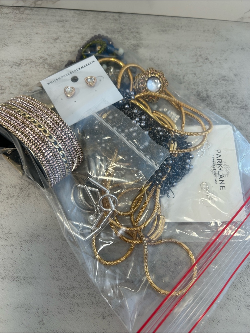 Bundle of 20 (at least) pieces of jewelry
